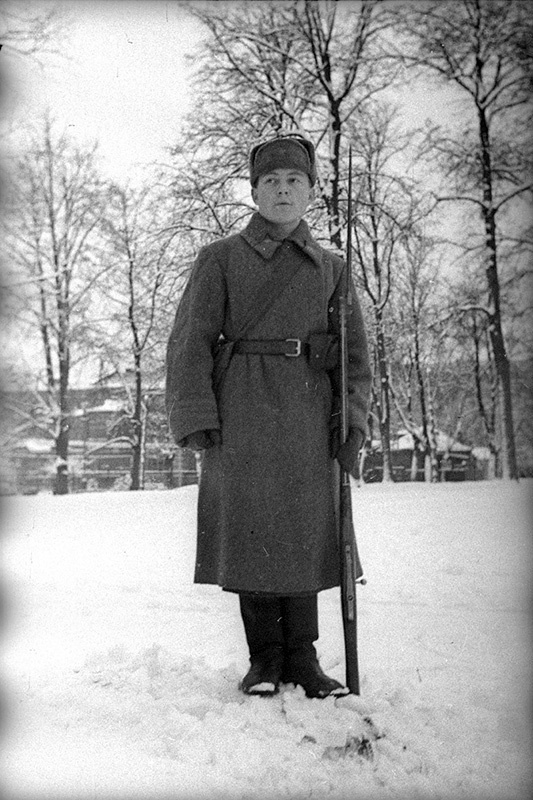 Лучший гимнаст Красной Армии – красноармеец Леонид Тимошек, 1940 год