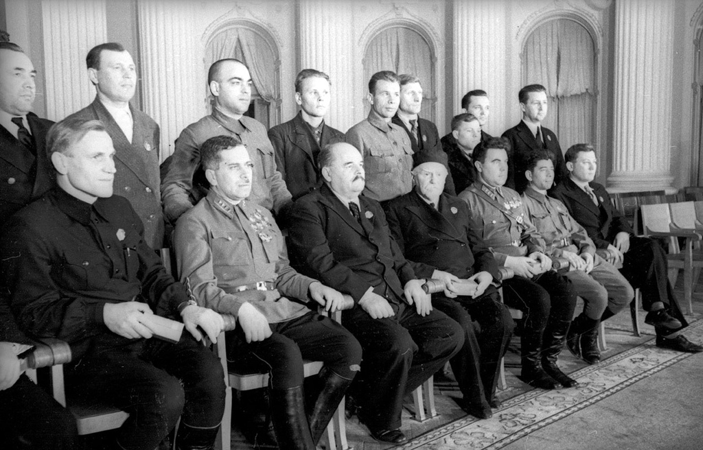 Алексей Егорович Бадаев и Герои Советского Союза, 1940 год, г. Москва