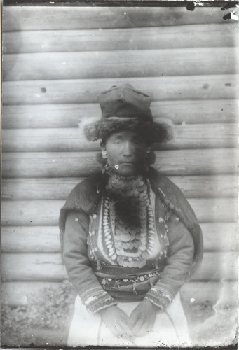 Портрет женщины марийки в свадебном платье, 1900 - 1919, Казанская губ., Царевококшайский у.