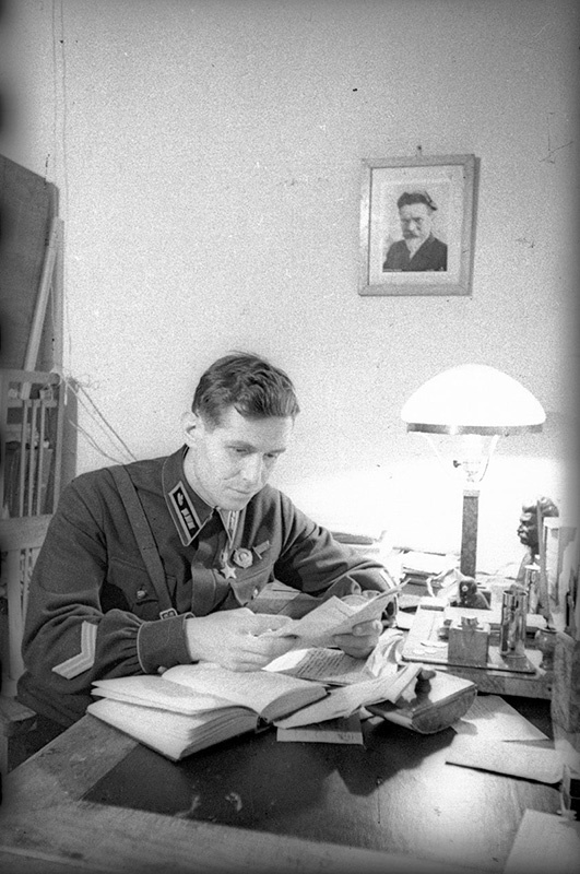 Без названия, ноябрь 1940, г. Москва. Военная академия бронетанковых войск. Академия существовала с 1932 года по 1998 год.Располагалась в Екатерининском дворце в Лефортово.