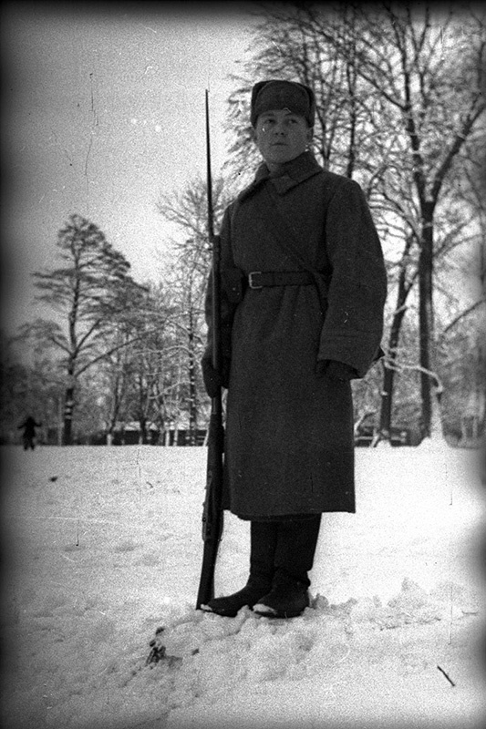 Лучший гимнаст Красной Армии – красноармеец Леонид Тимошек, 1940 год
