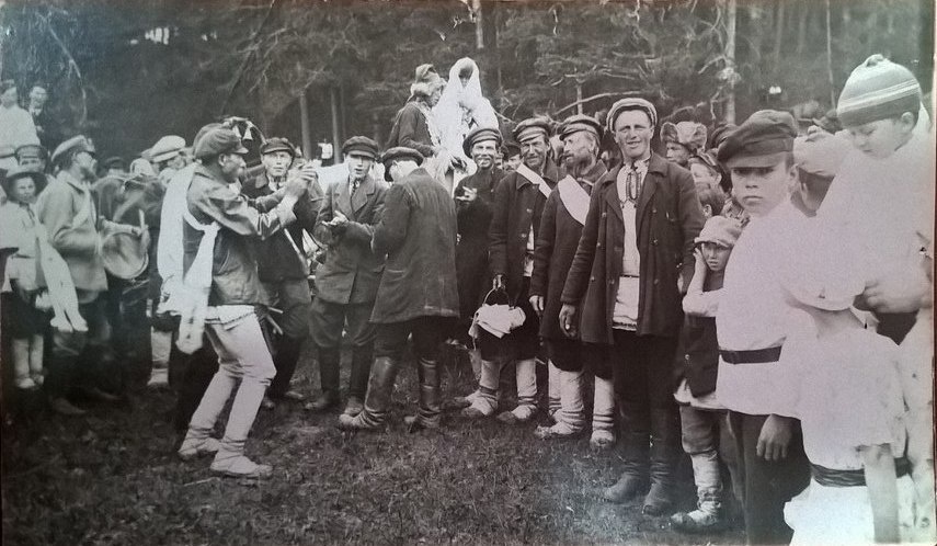 Свадьба, 1926 год. Выставка «Традиционная марийская свадьба» с этой фотографией.