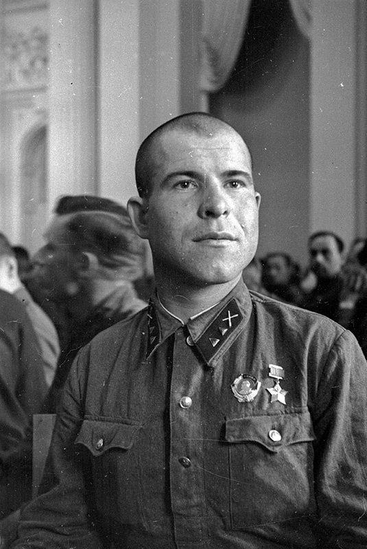 Герой Советского Союза мл. к-р. Николай Иванович Ударов, 1940 год, г. Москва