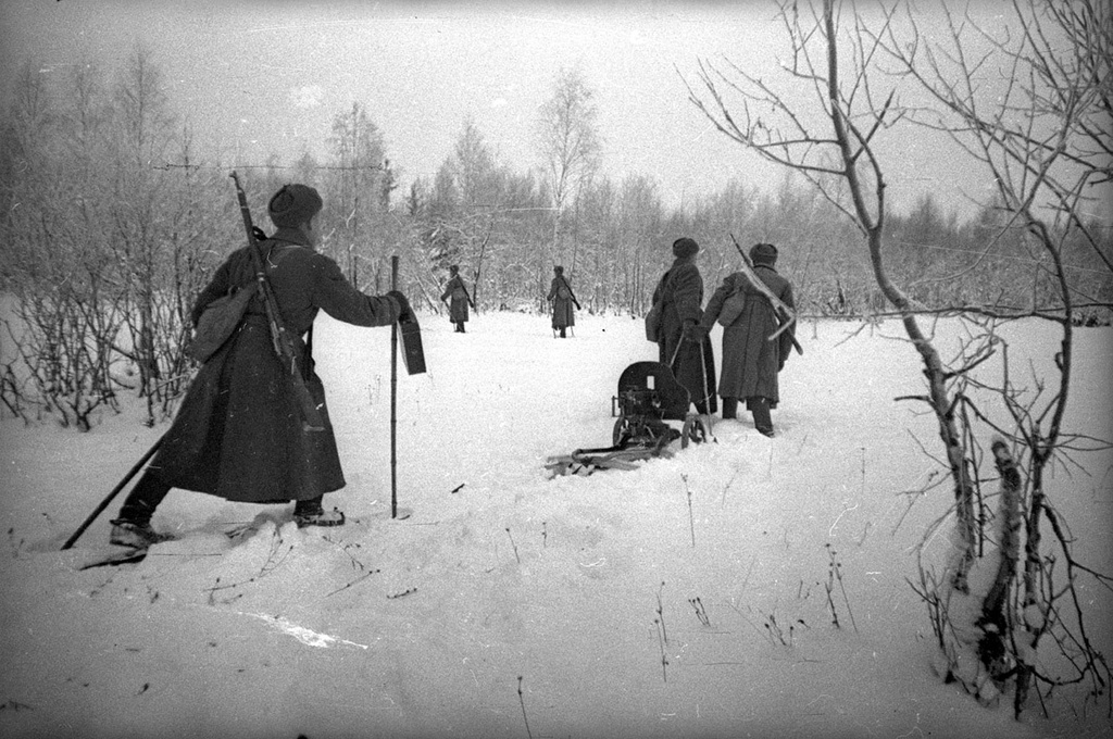 В зимнем лагере. Пулемет на лыжах, январь - февраль 1940