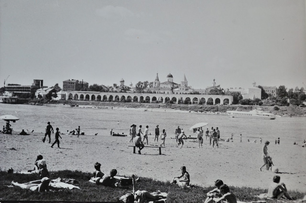 Городской пляж, 1962 год, г. Новгород. 