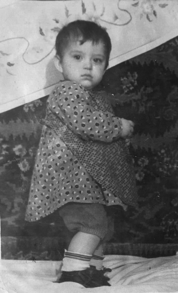Девочка с ковром на кровати, 1955 - 1956, г. Москва. 