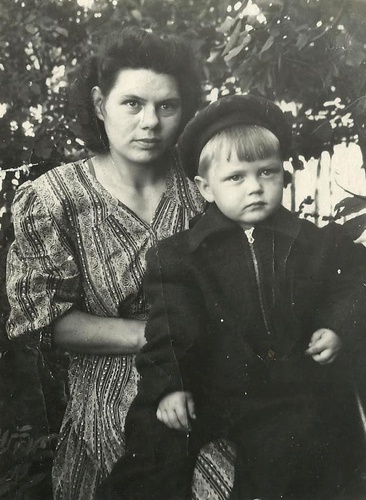 Мама с сыном, 1953 - 1954, г. Москва