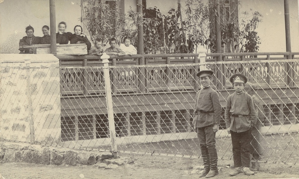 Без названия, 1899 год, Тифлисская губ., пос. Абастумани. Выставка «Сезон террас» с этой фотографией.