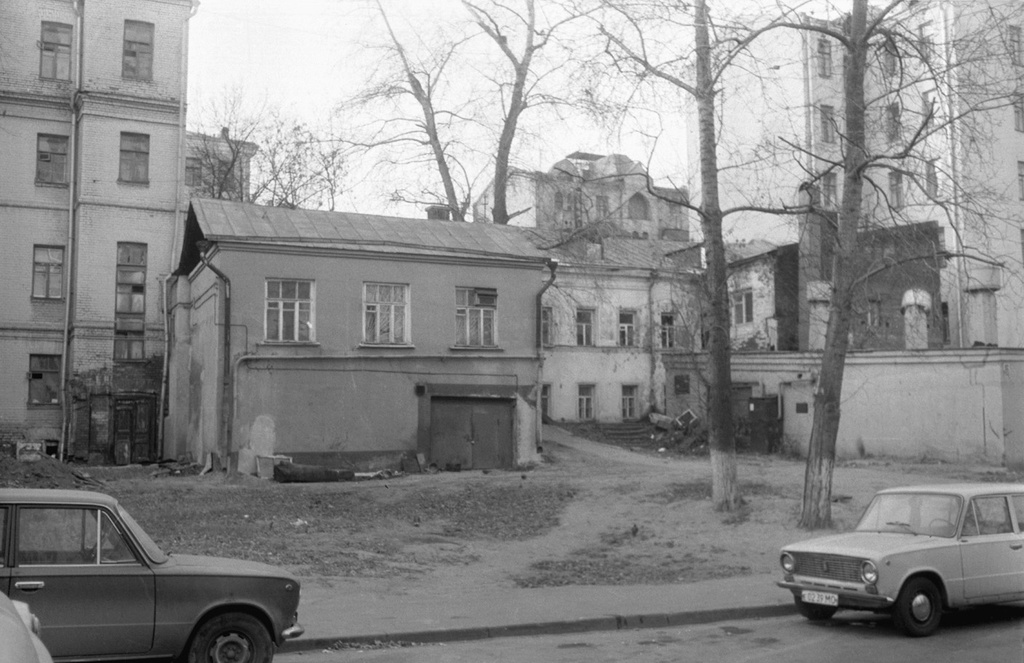 Московские дома и улицы конца 1980-х годов, 1 октября 1985 - 1 ноября 1994, г. Москва. Предположительно, окончание Рыбникова переулка.