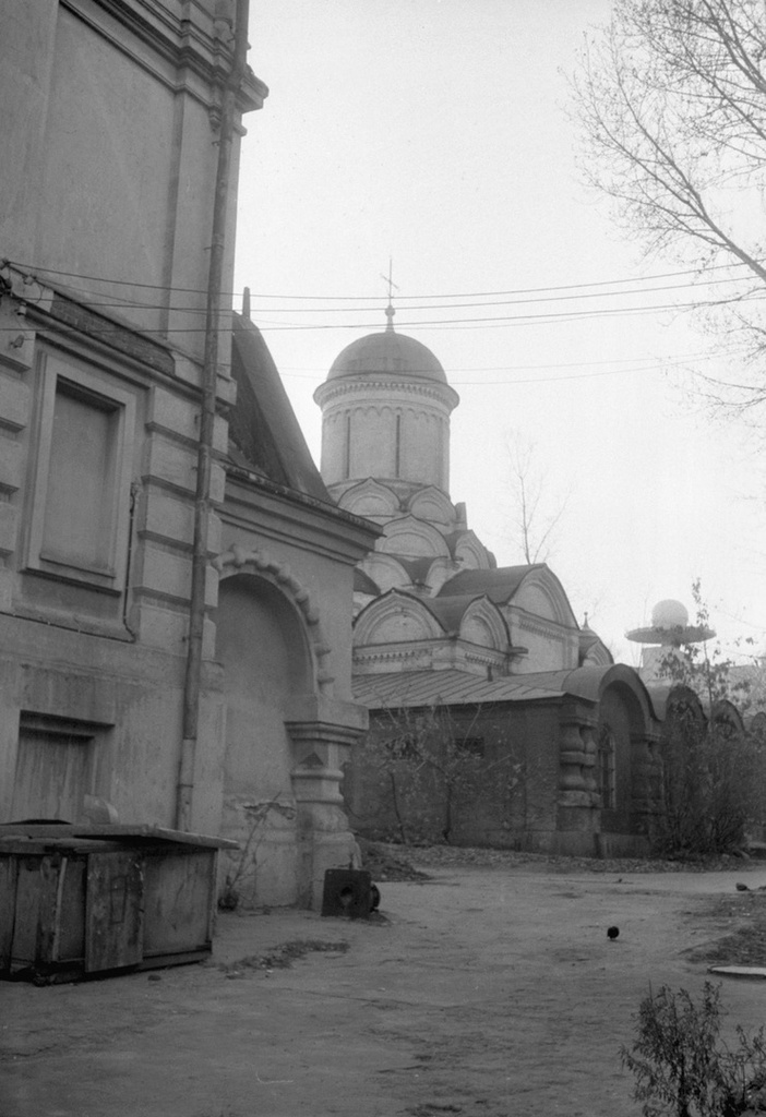 Собор Рождества Богородицы на территории Рождественского монастыря в Москве, 1 октября 1985 - 1 ноября 1994, г. Москва. 