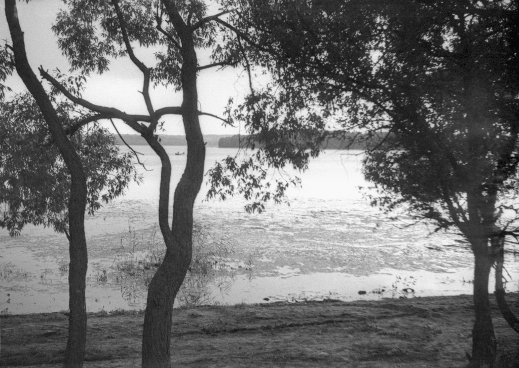 Берег озера Зарасай, 1 июня 1960 - 1 октября 1960, Литовская ССР, г. Зарасай. 