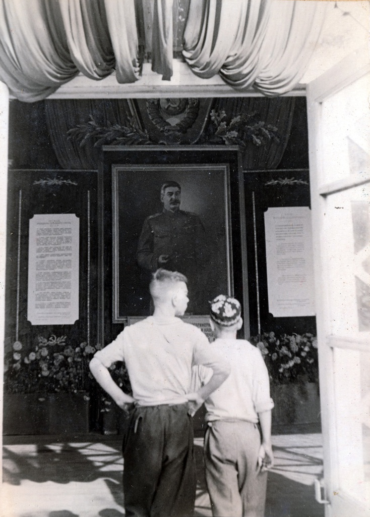 Главный вход на выставку «Трудовые резервы», 1946 год, г. Москва. 