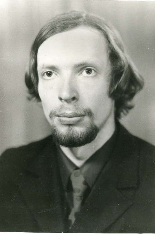 Виктор Арцимович, 1976 год. Историк, переводчик. В 1982 году арестован за работу с критическим анализом  Маркса и за распространение самиздата. Провел около 7 месяцев в следственном изоляторе, затем 8 месяцев в Томской психиатрической больнице. С 1991 года живет в Литве.