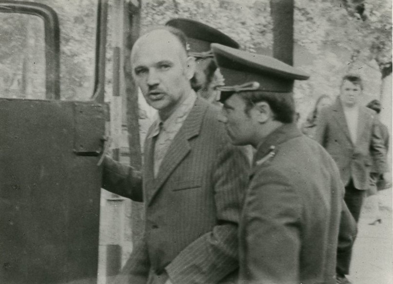 Ромуальдас Рагаисис, 12 сентября 1979. Выставка «Под арестом» с этой фотографией.