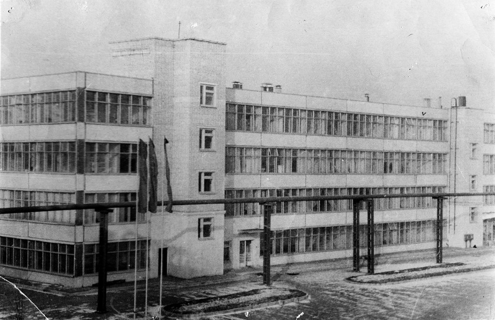 Корпус Центральной заводской лаборатории и администрации Куйбышевского сталелитейного завода, 1 января 1970 - 30 декабря 1970, г. Куйбышев. Здания больше не существует. 