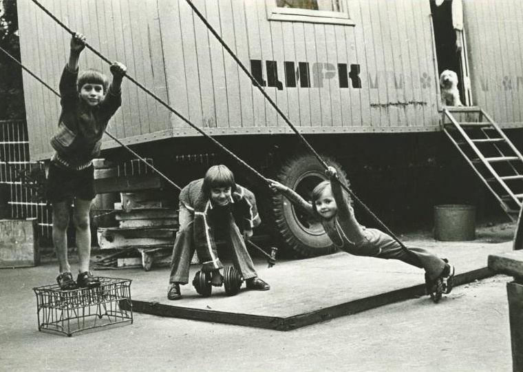 За кулисами Шапито, 1979 год. Выставка «10 лучших фотографий цирка» с этим снимком.
