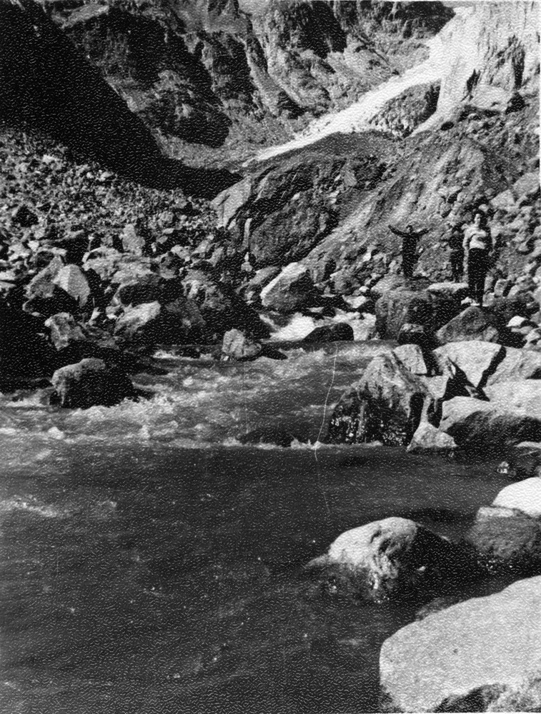 Туристы на реке Баксан, 1 января 1967 - 30 декабря 1967, Кабардино-Бплкарская АССР