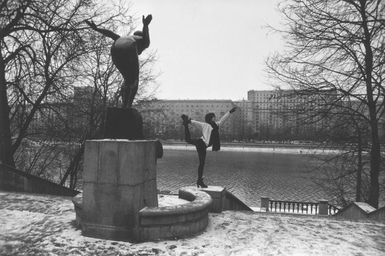 «Пасмурный день», 1995 год, г. Москва. Выставка «Сфотографируй меня у памятника» с этой фотографией.&nbsp;