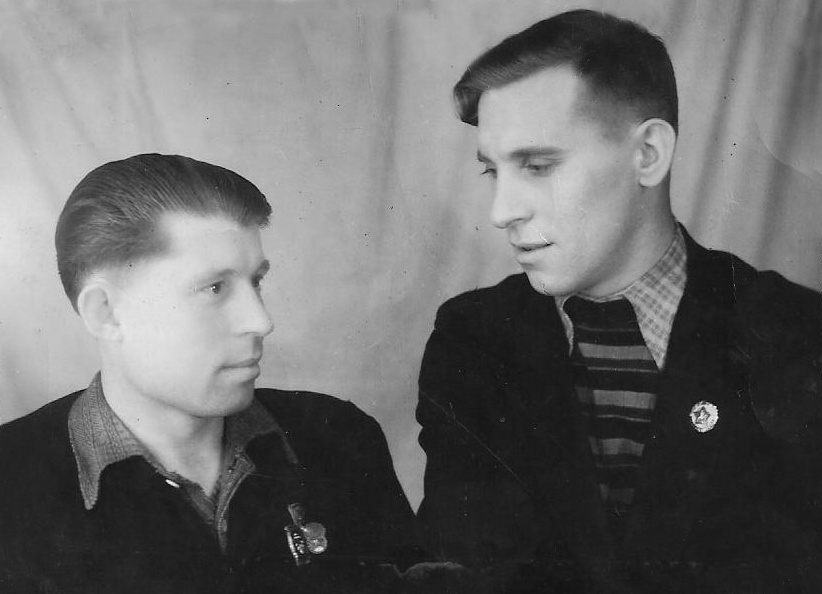 Два товарища, 1946 - 1947, Московская обл., г. Дмитров. 