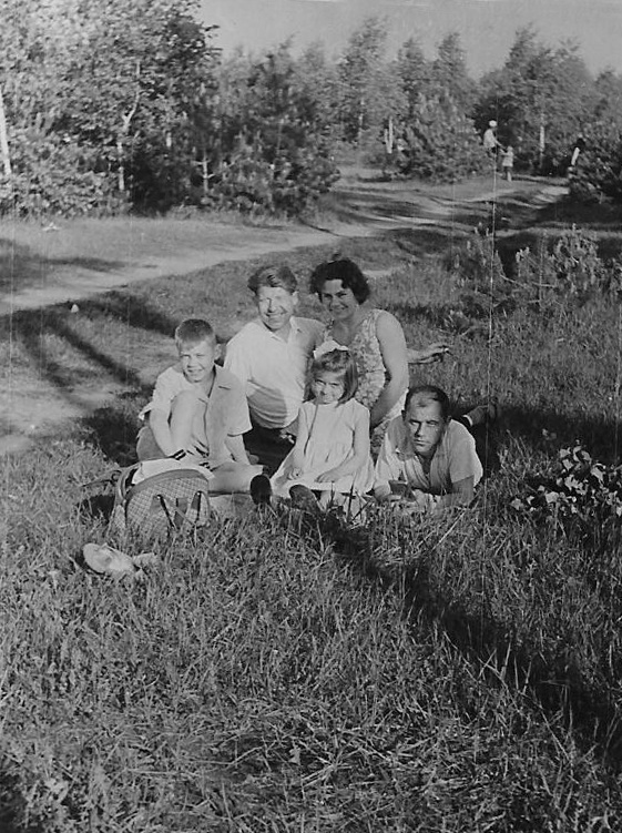 Всей семьей в парке, 1960 - 1961, г. Москва. 