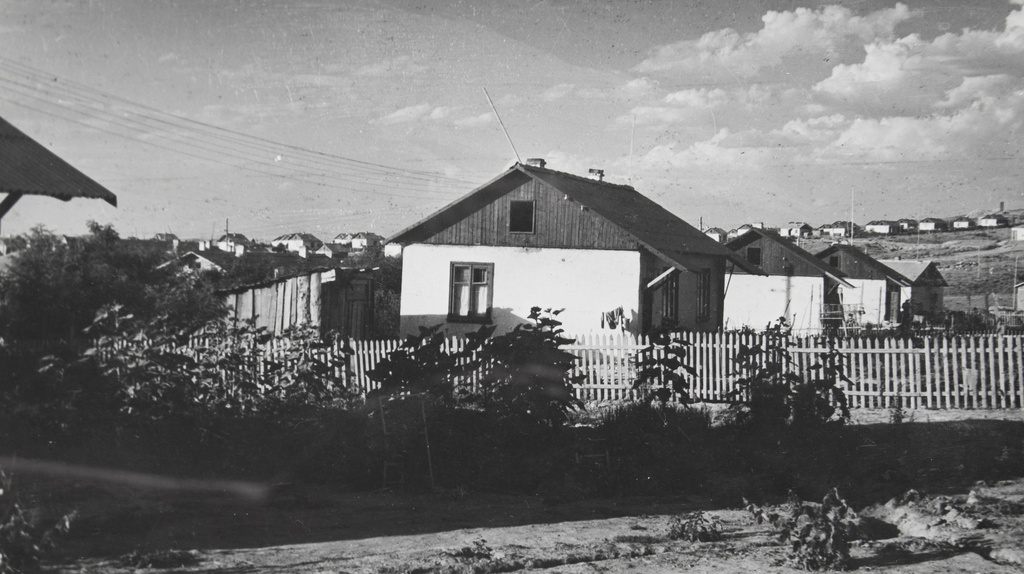 Строительство Чардаринской ГЭС, 1 января 1960 - 1 мая 1967, Казахская ССР, пос. Шардара. В 1968 году Шардара получил статус города. Фотография из архива Олега Бейкуна.