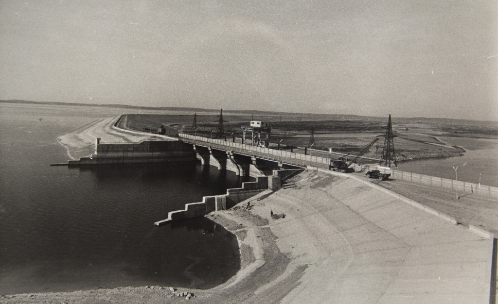 Строительство Чардаринской ГЭС, 1 января 1960 - 1 мая 1967, Казахская ССР. Фотография из архива Олега Бейкуна.