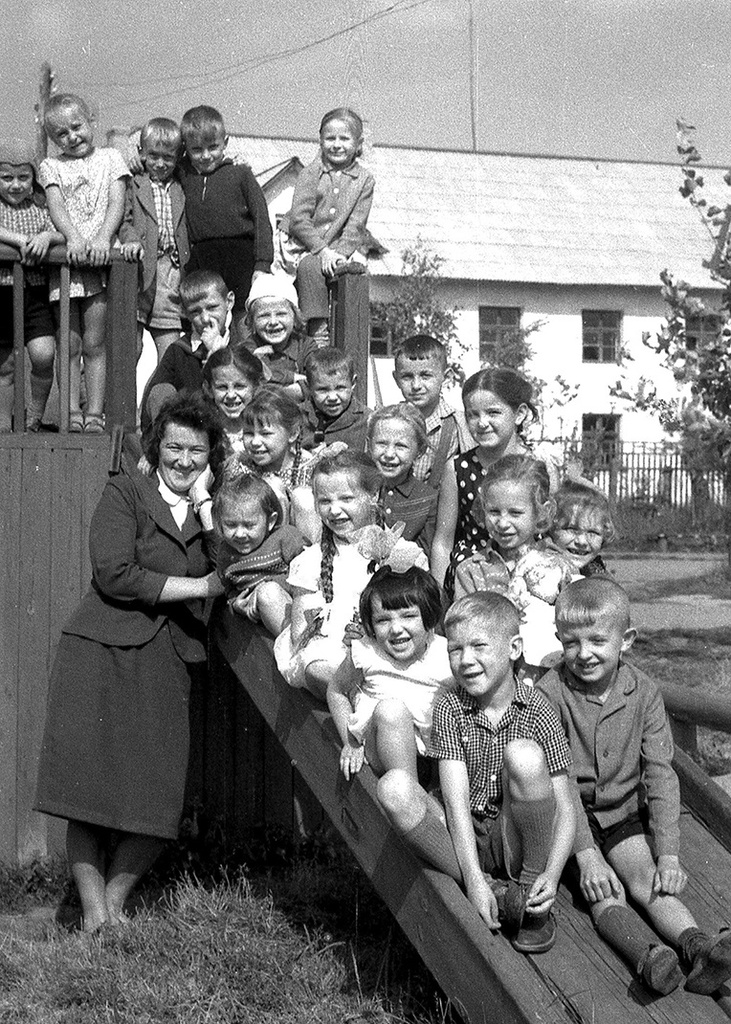 Из семейного альбома. Детский сад, 1963 год, Калининская обл., г. Нелидово. Выставка «Воспитатели XX века» с этой фотографией.&nbsp;