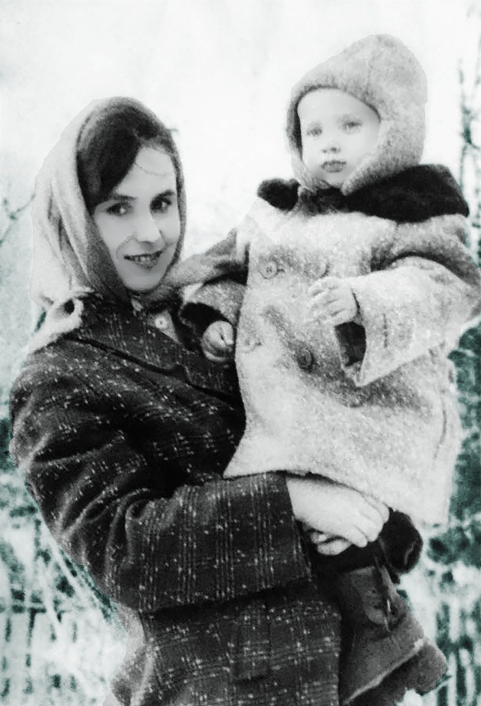 Римма Ляшенко (Лисянская), январь 1964, Краснодарский край, г. Туапсе. Выставка «Раскрашенные фотографии» с этим снимком.Фотография из архива Светланы Ляшенко.&nbsp;