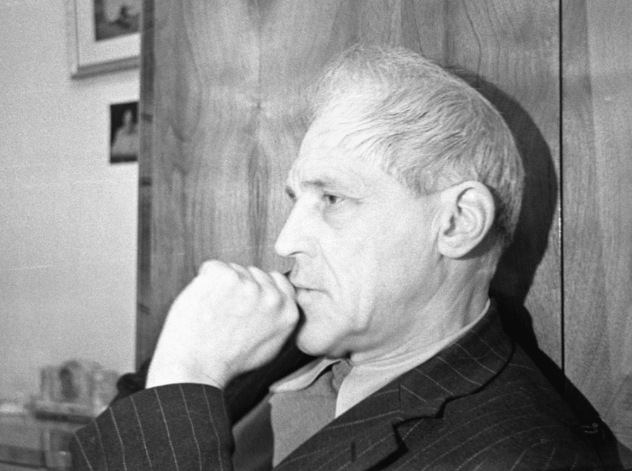 Портрет художника Черноволенко Виктора Тихоновича, 1 января 1956 - 1 октября 1957, г. Москва. 
