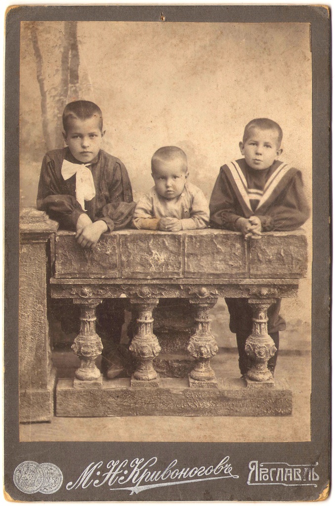 Ярославские ребята, 1900 - 1910, г. Ярославль. Фотография из архива Константина Костюченко.