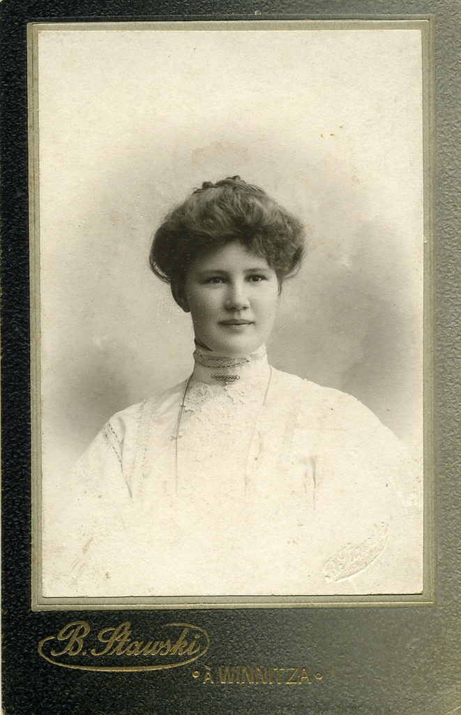 Герда Паульсон (Таубе), 1905 год, Подольская губ., г. Винница. Фотография из архива Светланы Александровны Черяевой (Соловьевой).