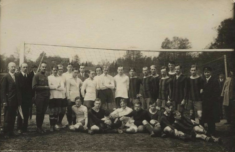 Футбольная команда, 1920-е