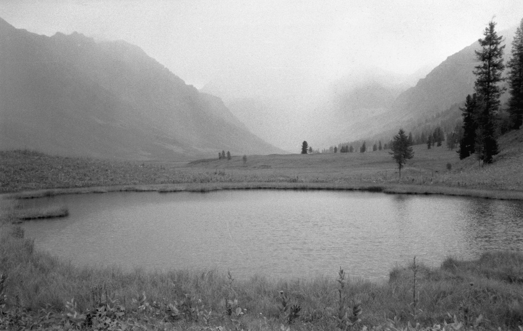 Озеро в долине реки Тихая, 13 августа 1989, Горно-Алтайская АО, Усть-Коксинский р-н. Долина реки Тихая.