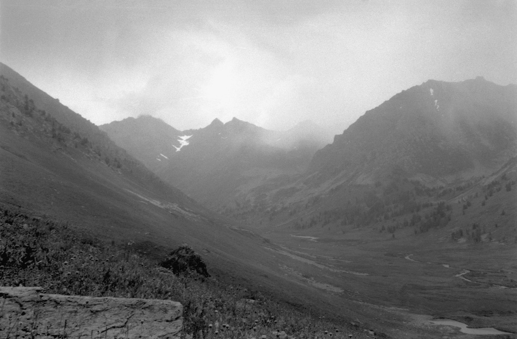 Грозовые облака над долиной реки Тихая, 13 августа 1989, Горно-Алтайская АО, Усть-Коксинский р-н. Долина реки Тихая.
