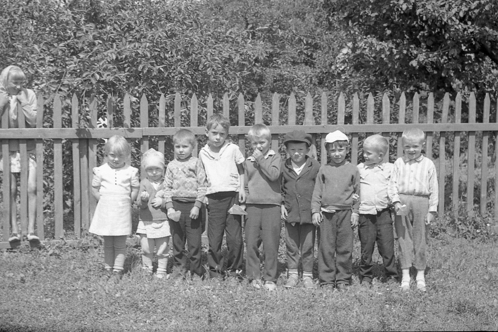 В колхозном детсаду, 4 августа 1974, Белгородская обл., Корочанский р-н, колхоз им. Карла Маркса. 