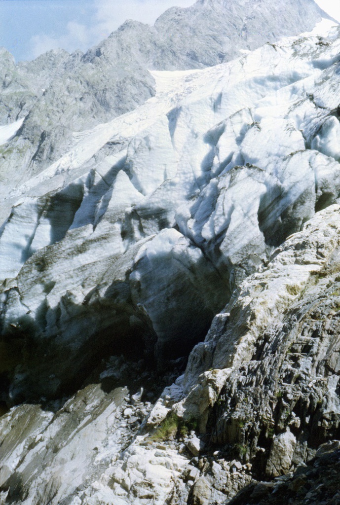 Ледник Северный Джугутурлючат на Кавказе, 7 - 20 августа 1985, Карачаево-Черкесская АО, Карачаевский р-н. Склон Северный Джугутурлючат.Сейчас Карачаево-Черкесская Республика.