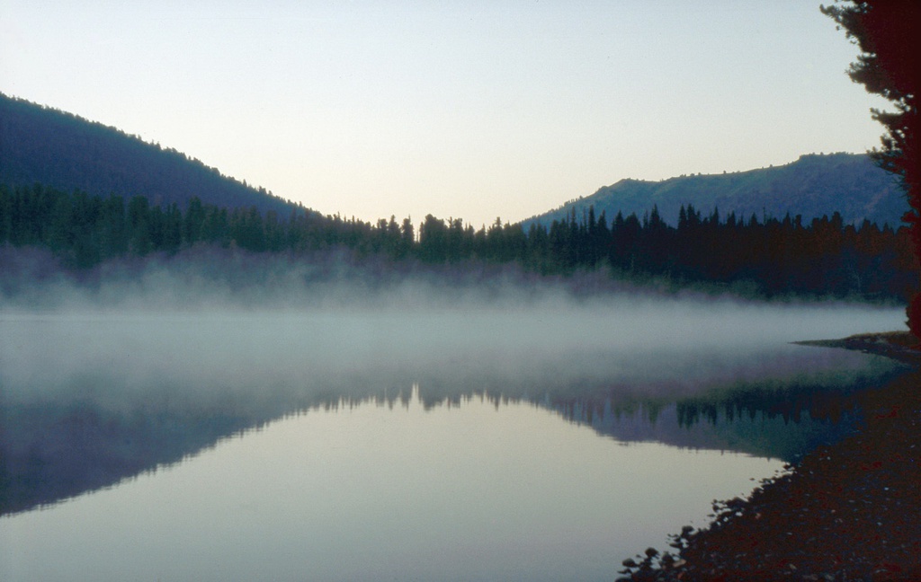 Утренний туман на озере Тальмень на Алтае, 15 - 19 августа 1989, Горно-Алтайская АО, Усть-Коксинский р-н. Выставка «Навести тумана» с этой фотографией.&nbsp;
