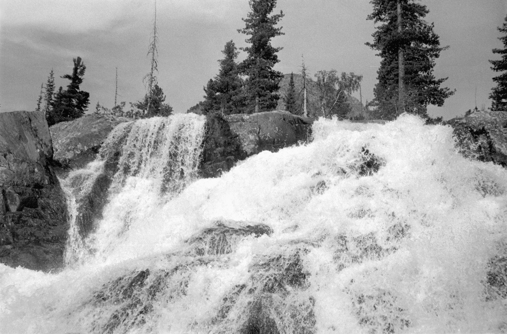 Водопад у Катунских Белков на Алтае, 19 августа 1989, Горно-Алтайская АО, Усть-Коксинский р-н. Выставка «Безмолвие Алтая» с этим снимком.