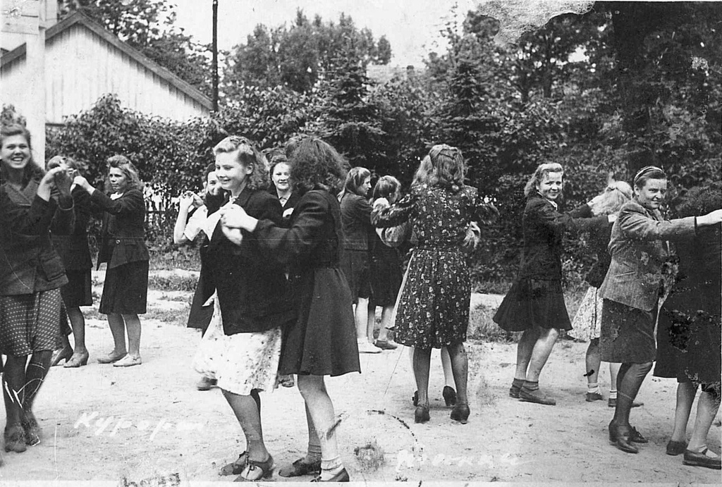 Без названия, 1 июня 1952 - 13 августа 1952, Калиниградская обл., г. Зеленоградск. Фотография из архива Наталии Севастьяновой.
