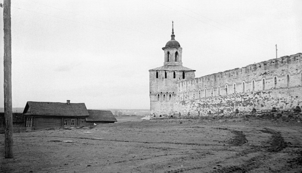 Стены и башни Никитского монастыря в Переславле, 20 апреля 1962 - 20 мая 1962, Ярославская обл., Переславский р-н, с. Никитская Слобода. 