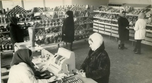 Продовольственный магазин в шахтерском городе, 1960 - 1970, Ростовская обл., г. Гуково