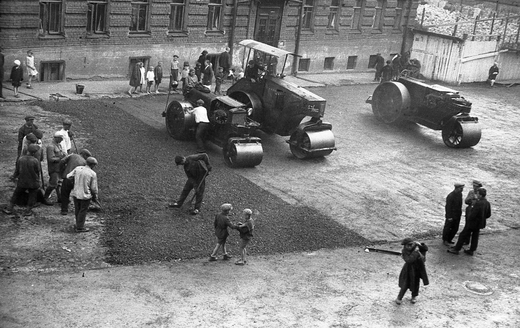 Укладка асфальта, апрель - сентябрь 1932, г. Москва. 