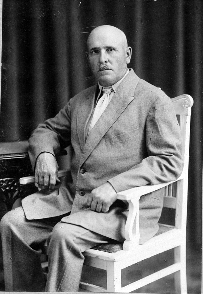 Абдурахман Довлетшивич Максютов, 1 мая 1941, г. Ташкент