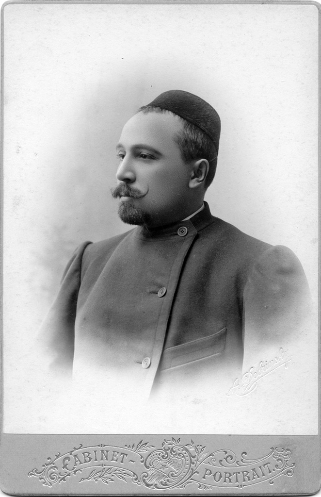 Абдурахман Довлетшивич Максютов, 1905 - 1915, Уфимская губ., г. Бирск. Надпись на обороте: «Память обо мне не забудете, вспоминая ваш брат Сахибзадэ»,
