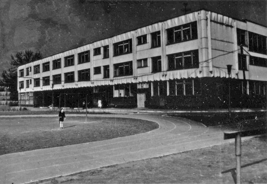 Здание школы № 18 в Калининграде, 25 января 1983 - 31 декабря 1984, г. Калининград. Фотография из архива Женечки&nbsp;Padonak.