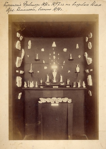 Керченские древности, открытые в 1896 и 1897 годах в экспозиции выставки в Императорской Археологической Комиссии, организованной весной 1898 года, 1898 - 1899, г. Керчь