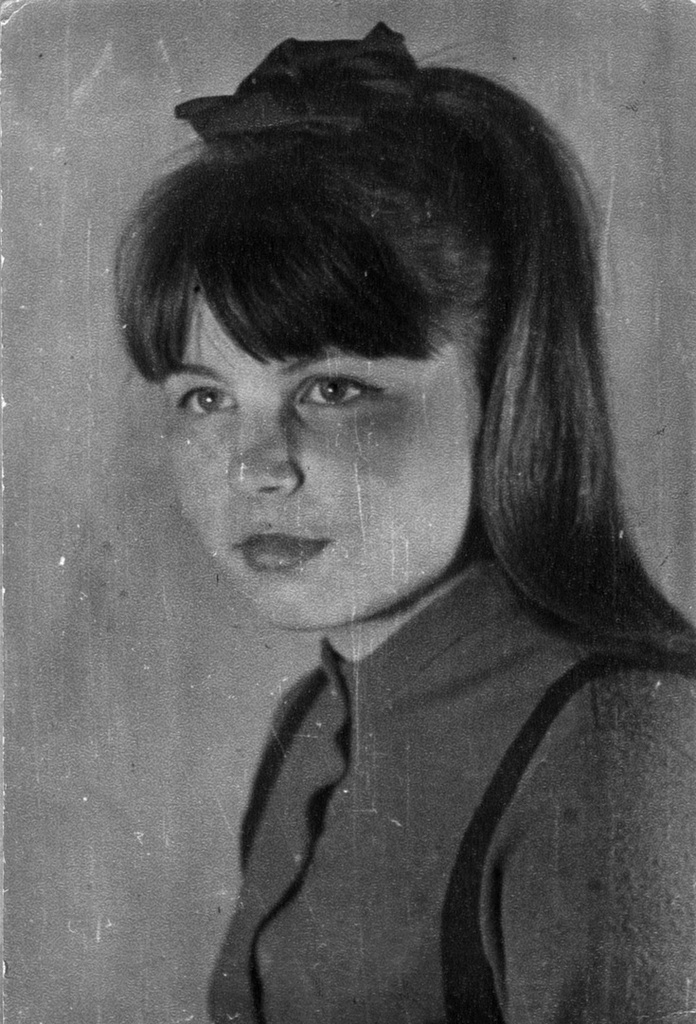 Девушка, 1965 год, Украинская ССР, г. Ровно. 