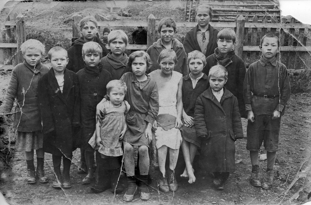 Детдомовцы, 1933 год, Свердловская обл, Сысертский р-н, ст. Вьюхино. 
