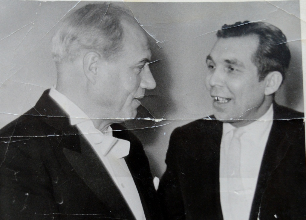 Народный артист Иван Семенович Козловский и Александр Николаевич Замков, 1969 - 1971, г. Москва. 