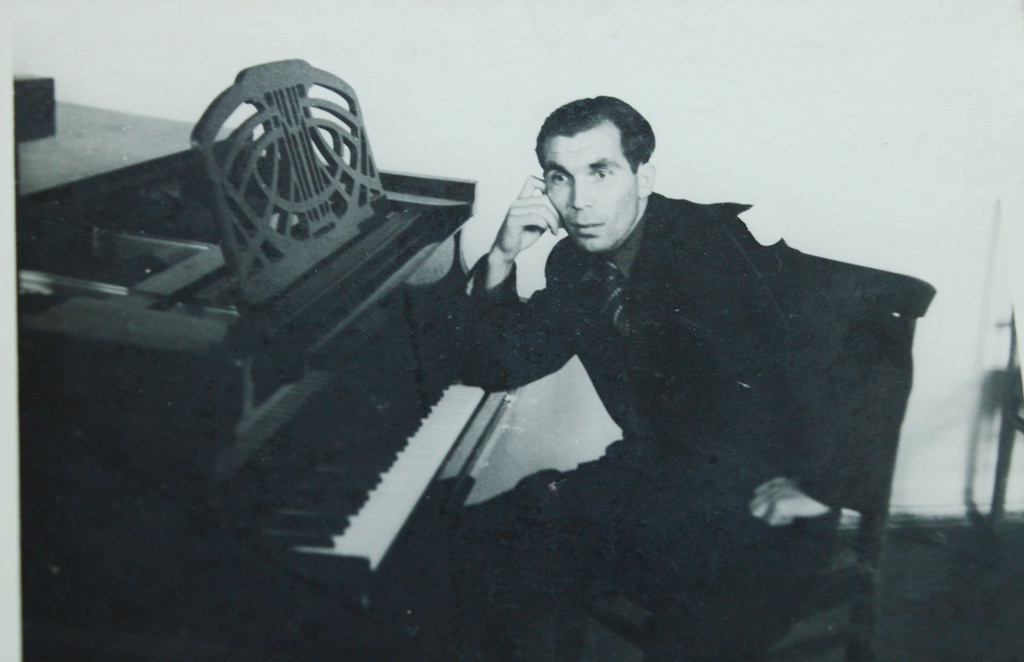 Музыкант Александр Николаевич Замков, 1955 - 1956, г. Горький. Ныне Нижний Новгород.&nbsp;